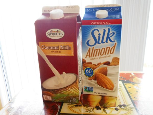 豆乳、ココナッツミルク、アーモンドミルク